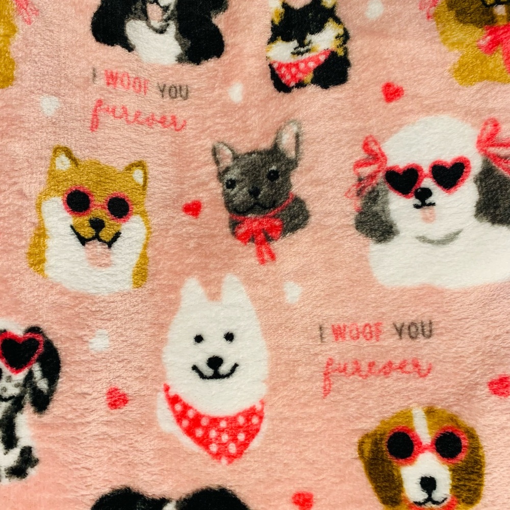 Cute Dog blanket “I Woof You Forever” warm, cozy and pink - Picture 2 of 7